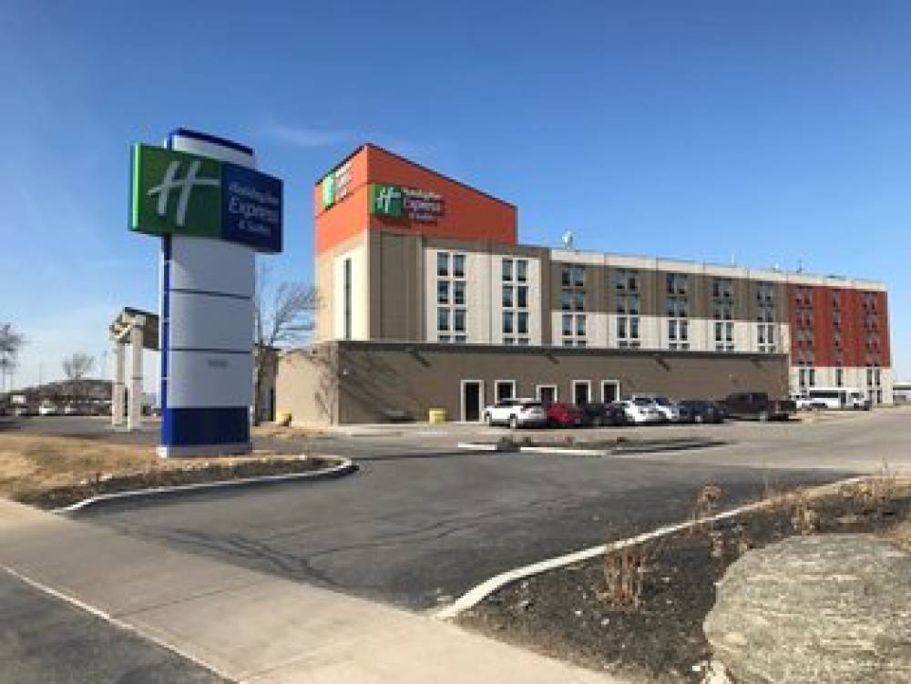 HOLIDAY INN EXP STES AIRPORT WEST 3