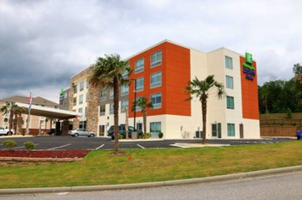 HOLIDAY INN EXP STES ALABASTER 3