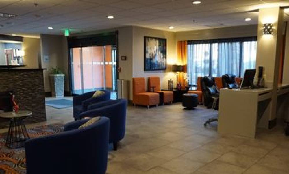 HOLIDAY INN EXP STES ANTIOCH 9