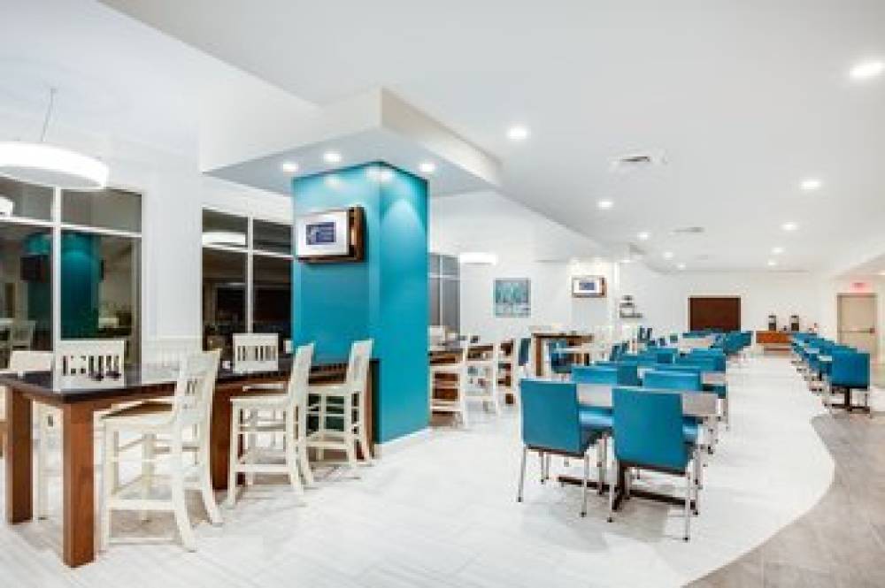 HOLIDAY INN EXP STES BEACHFRONT 5