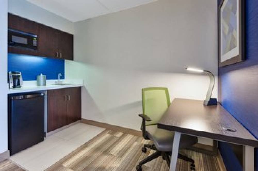 HOLIDAY INN EXP STES BLACKSBURG 8