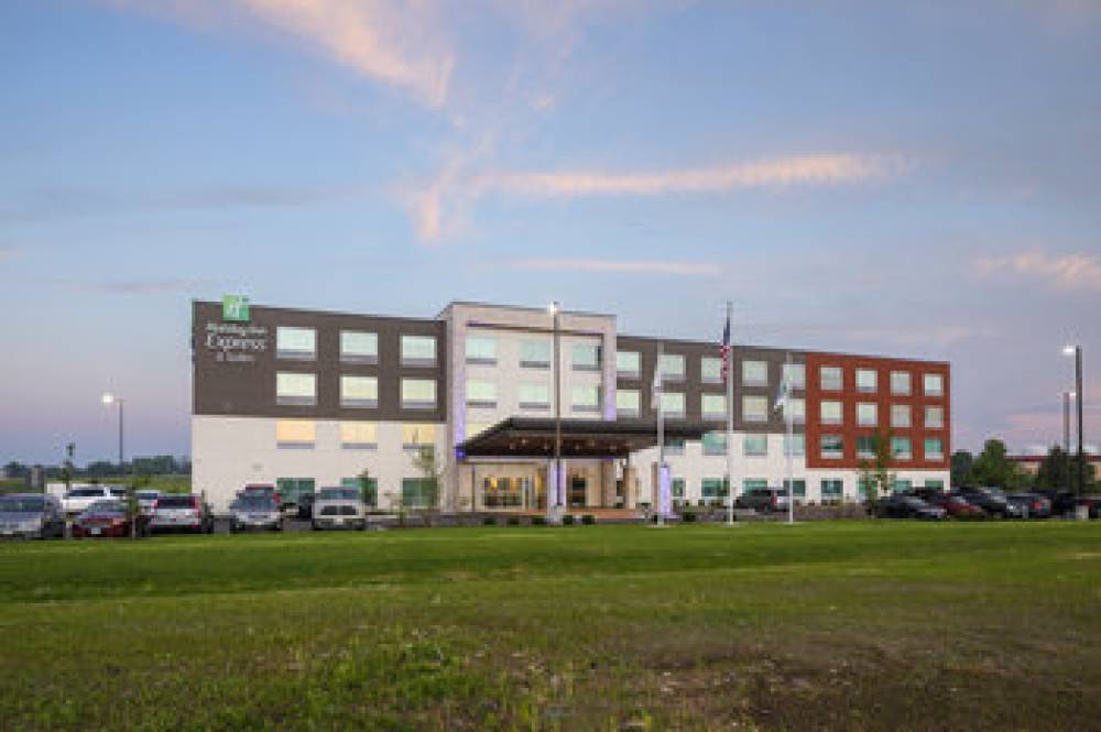 HOLIDAY INN EXP STES BOURBONNAIS E 8