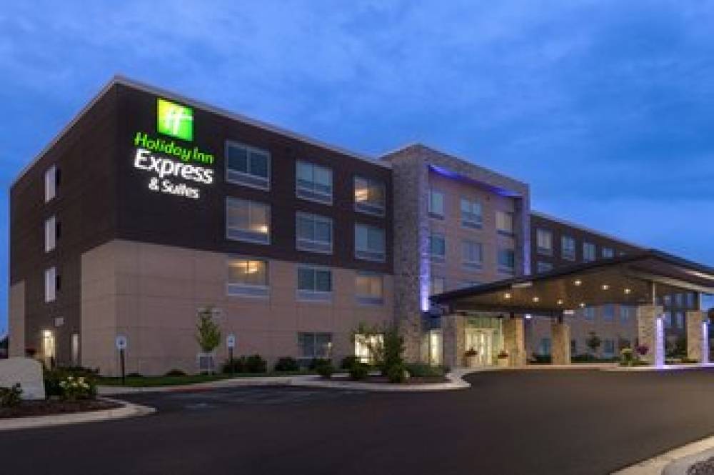 HOLIDAY INN EXP STES BRIGHTON 1