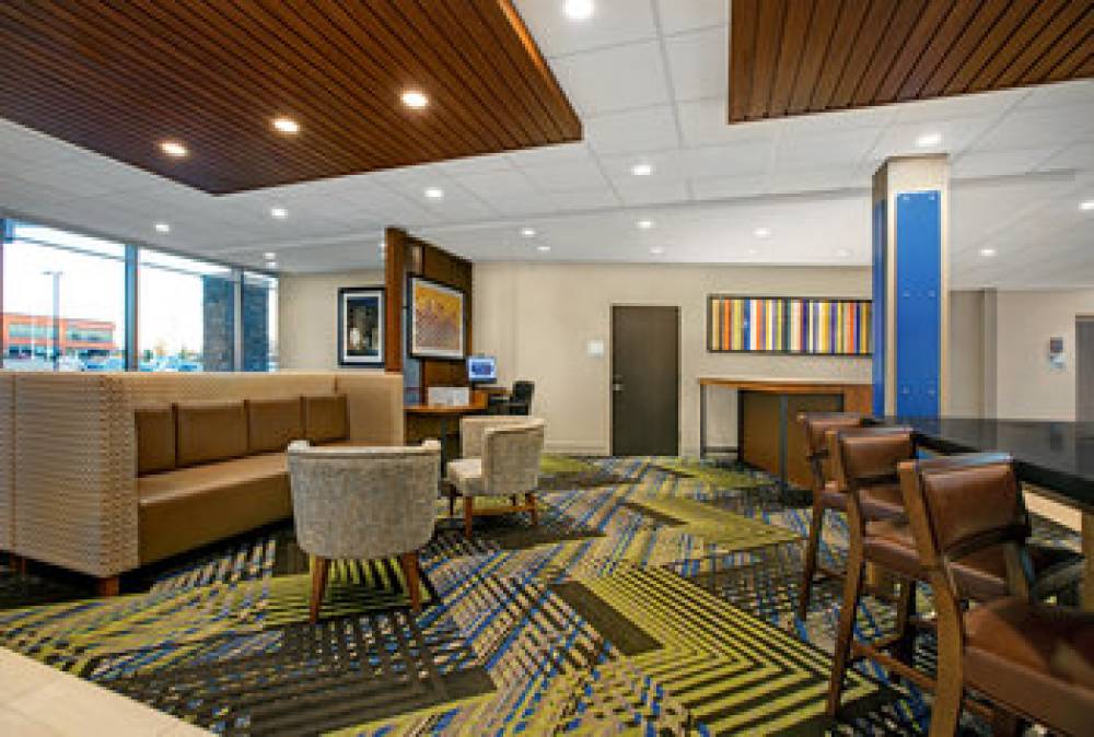 HOLIDAY INN EXP STES BROOKFIELD 2