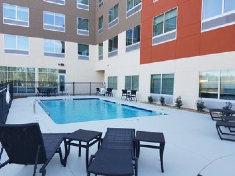 HOLIDAY INN EXP STES CARROLLTON WES 9