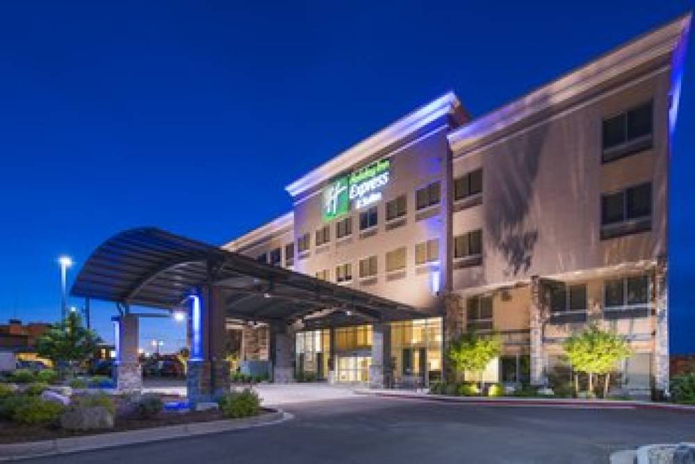 Holiday Inn Exp Stes Central