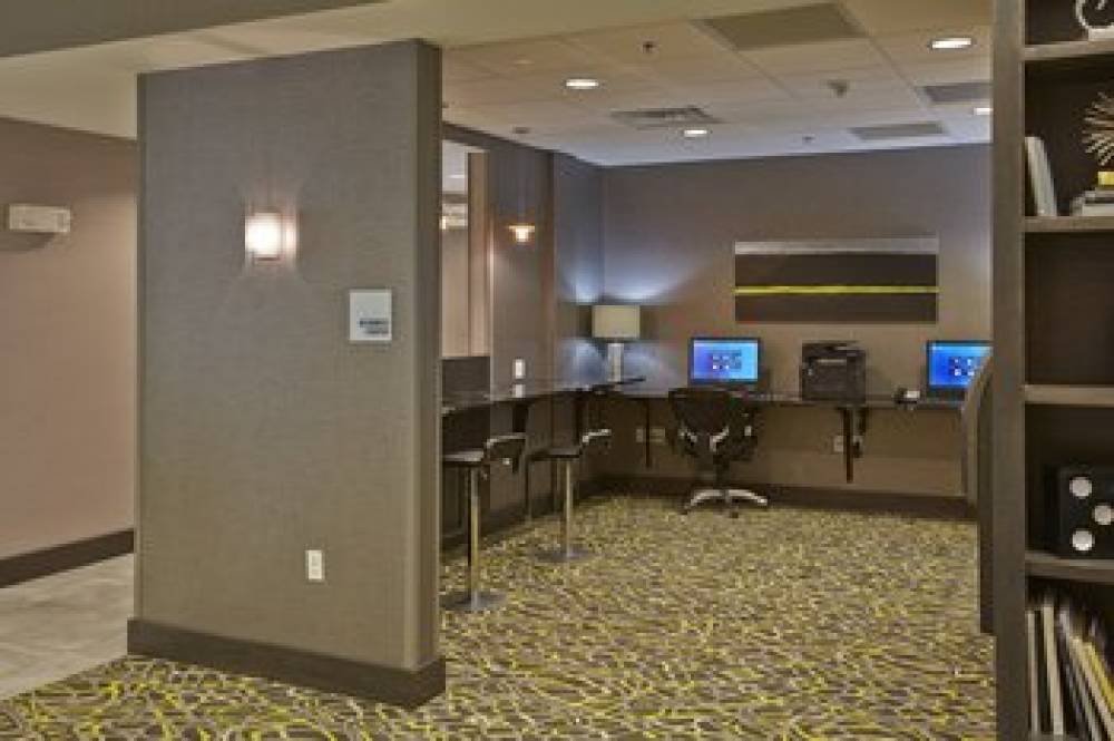 HOLIDAY INN EXP STES CENTRAL 8