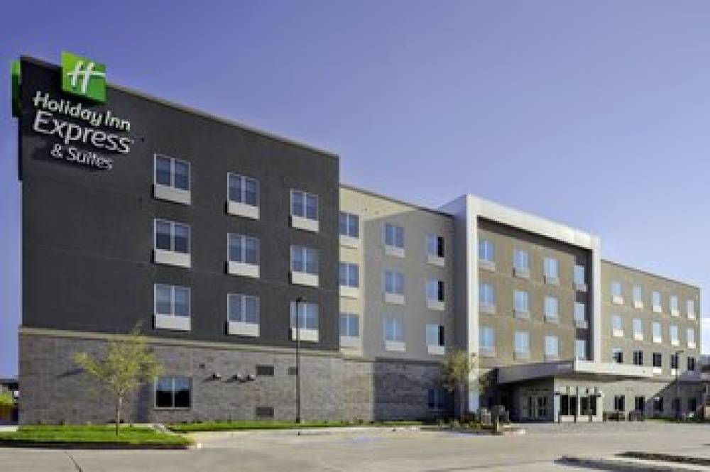 Holiday Inn Exp Stes Central Univ A