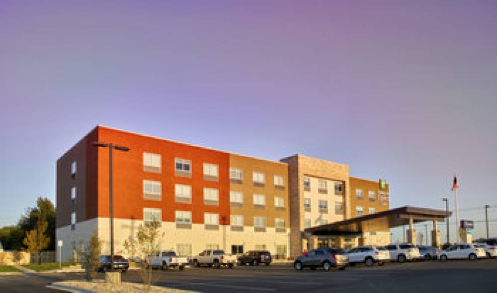 Holiday Inn Exp Stes Claremore