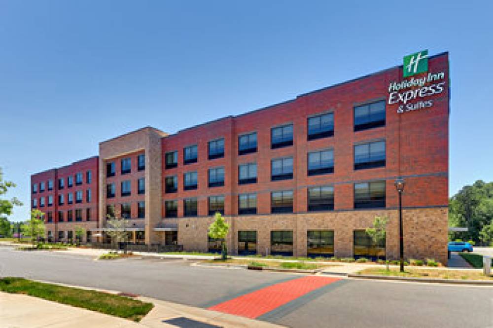Holiday Inn Exp Stes Clemmons
