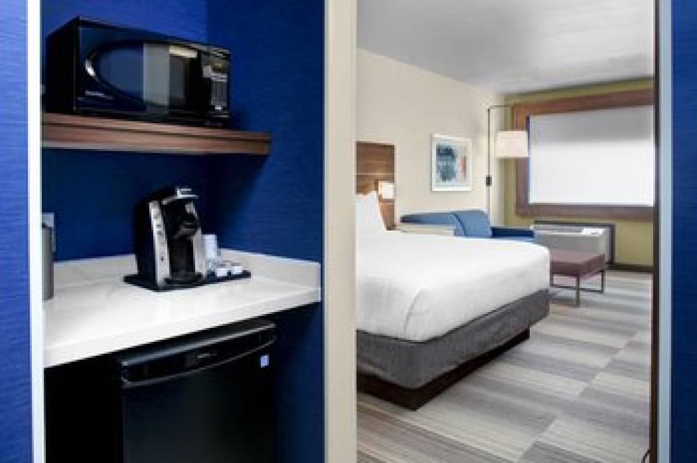 HOLIDAY INN EXP STES CYPRESS 5