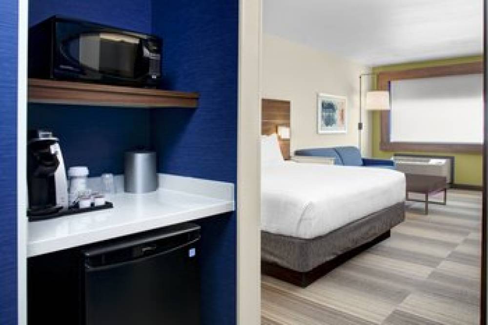 HOLIDAY INN EXP STES CYPRESS 4