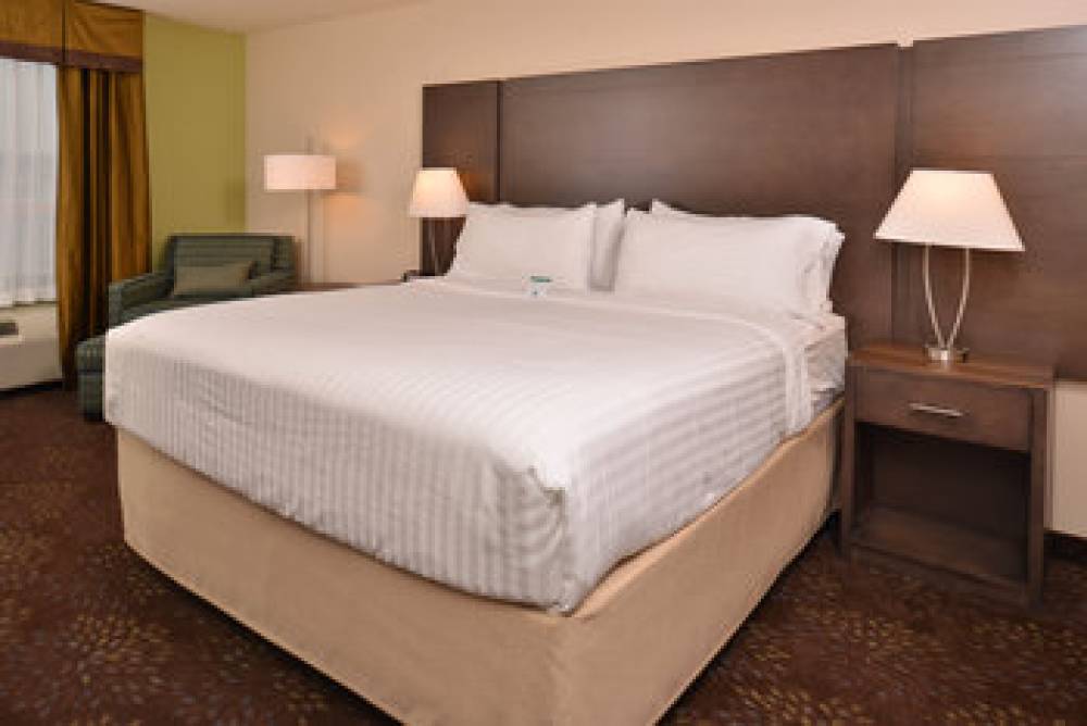 HOLIDAY INN EXP STES DEARBORN SW 9