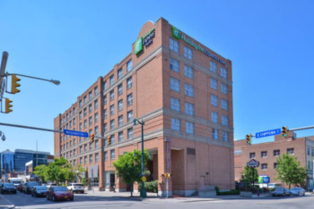 Holiday Inn Exp Stes Downtown