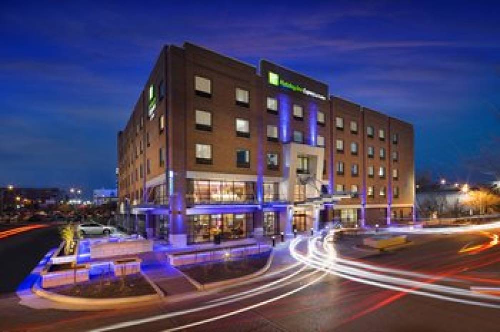 HOLIDAY INN EXP STES DWTN BRICK 1