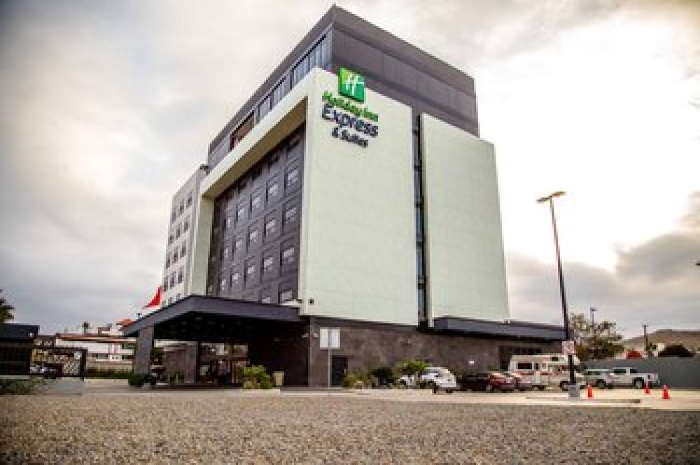 HOLIDAY INN EXP STES ENSENADA CENTR 1