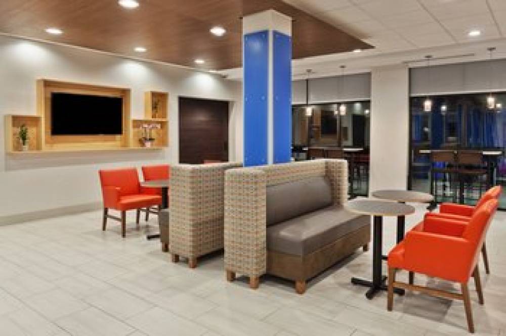 HOLIDAY INN EXP STES FAYETTEVILLE 6