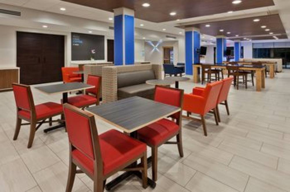 HOLIDAY INN EXP STES FAYETTEVILLE 7