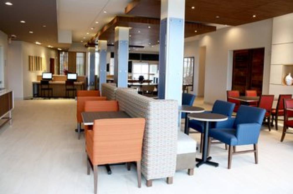 HOLIDAY INN EXP STES HERMANTOWN 8