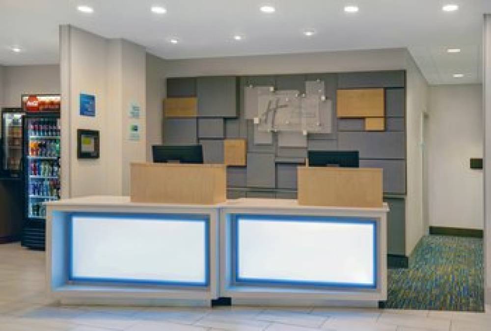 HOLIDAY INN EXP STES LENEXA 9