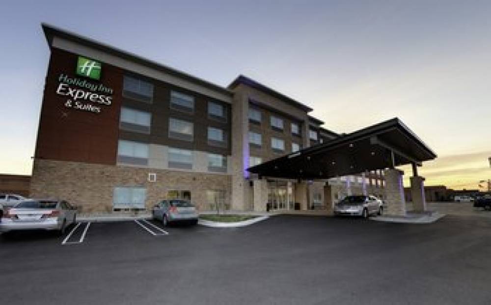 HOLIDAY INN EXP STES LIVONIA 1