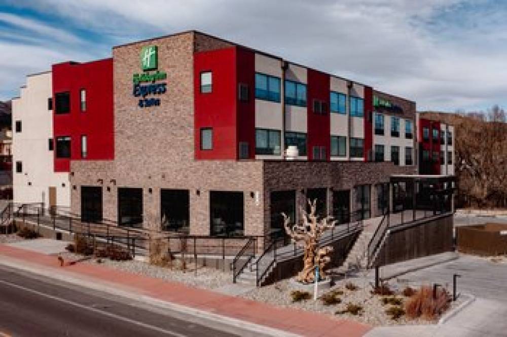 HOLIDAY INN EXP STES MANITOU SPRING 1