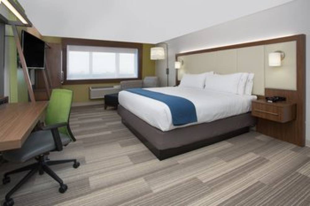 HOLIDAY INN EXP STES MARSHALLTOWN 3