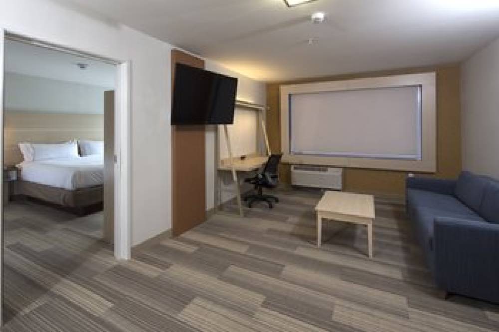 HOLIDAY INN EXP STES MONROE 3