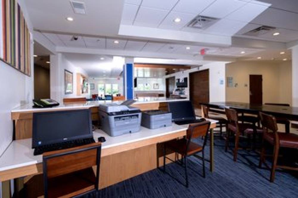 HOLIDAY INN EXP STES MONROE 5