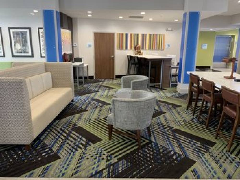 Holiday Inn Exp Stes Moore