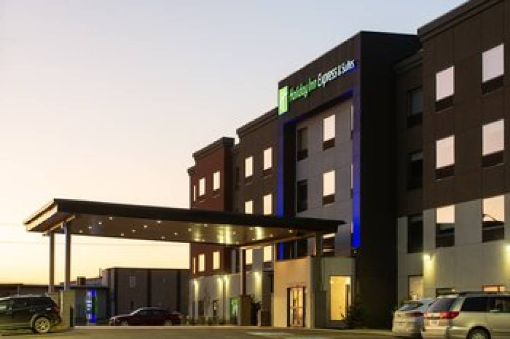 HOLIDAY INN EXP STES N BATTLEFORD 7