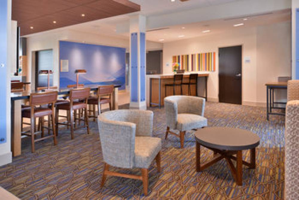 HOLIDAY INN EXP STES OLATHE WEST 2