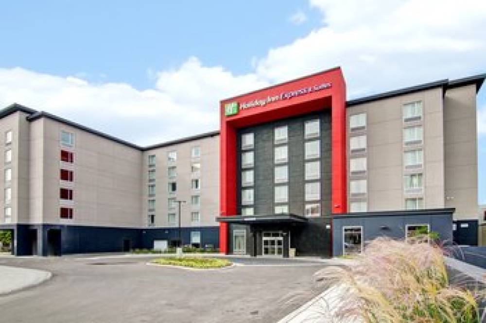 HOLIDAY INN EXP STES OSHAWA DOWNTOW 1