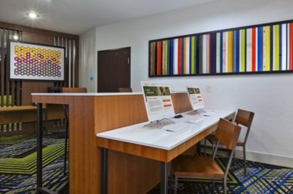 HOLIDAY INN EXP STES PAINESVILLE 3