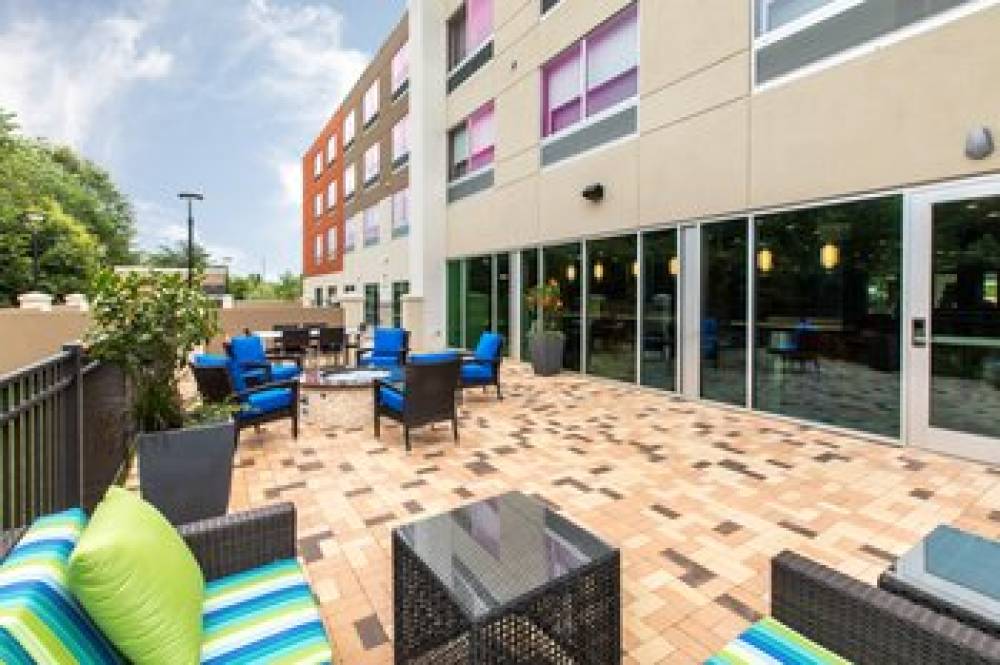 HOLIDAY INN EXP STES PIEDMONT 6