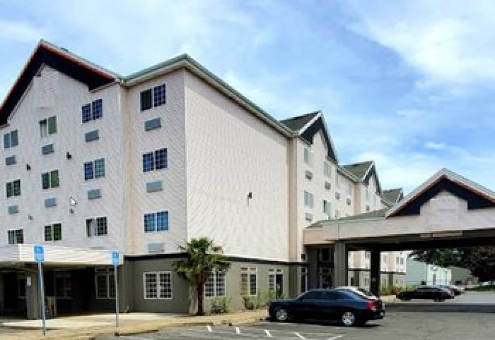 Holiday Inn Exp Stes Portland East