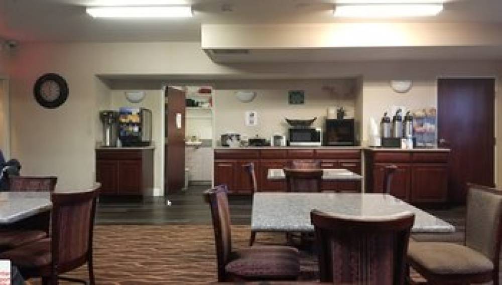 HOLIDAY INN EXP STES PORTLAND EAST 4