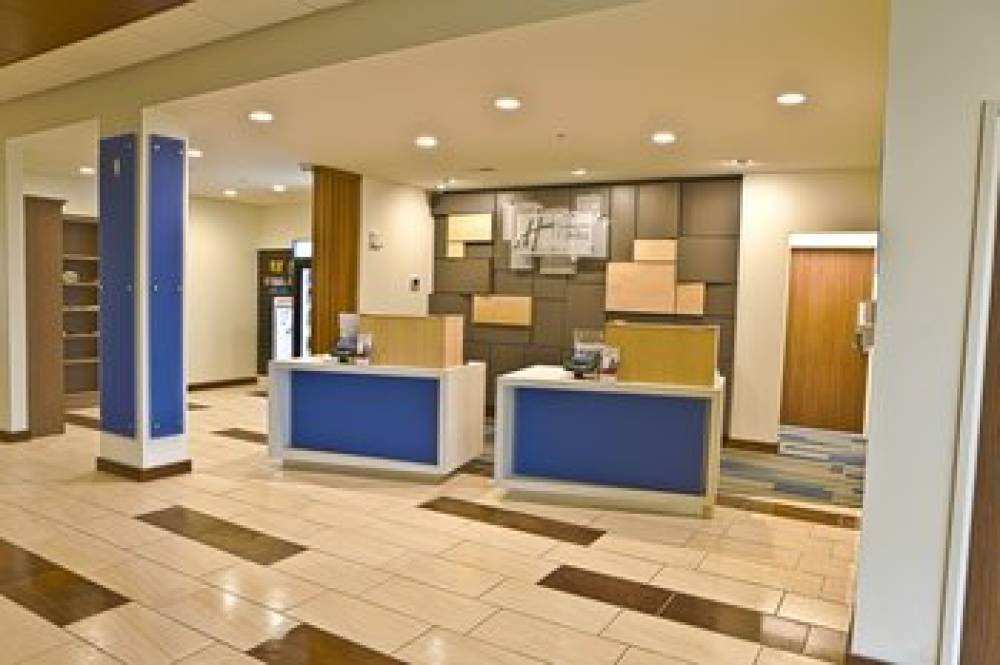 HOLIDAY INN EXP STES ROCHESTER 2