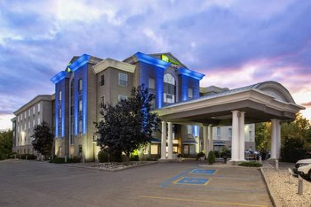 HOLIDAY INN EXP STES SASKATOON CTR 1