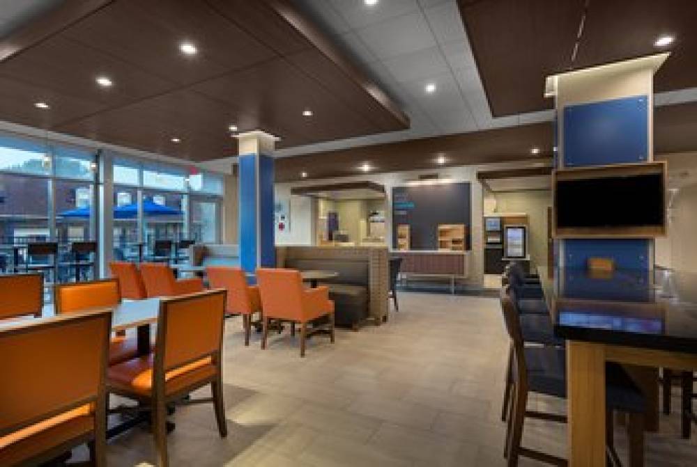 HOLIDAY INN EXP STES SOUTH 4