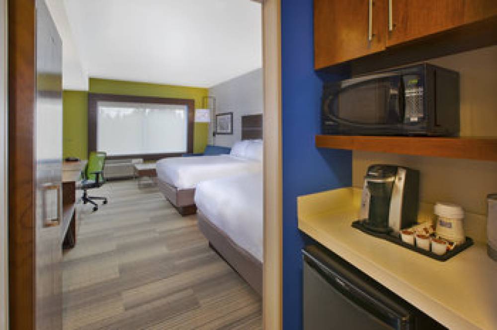 HOLIDAY INN EXP STES SOUTH HILL 4