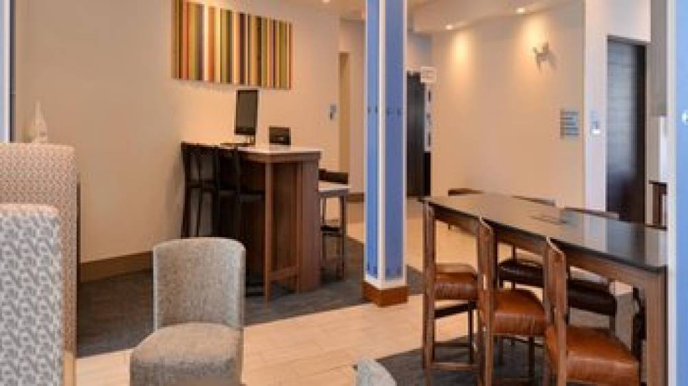 HOLIDAY INN EXP STES SOUTHGATE 2