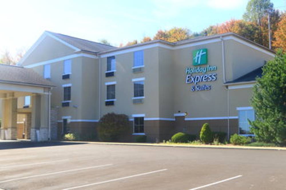 Holiday Inn Exp Stes St Marys