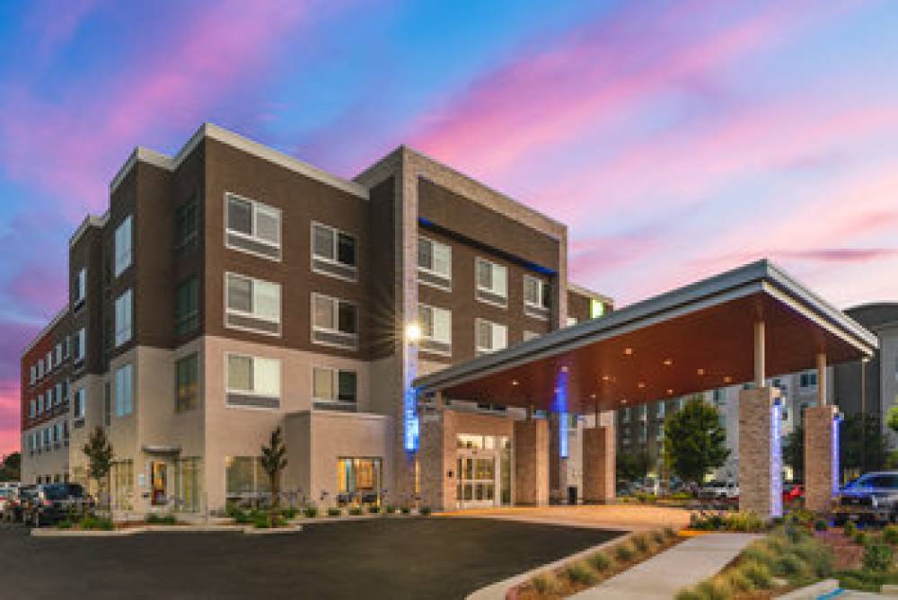 Holiday Inn Exp Stes Suisun City