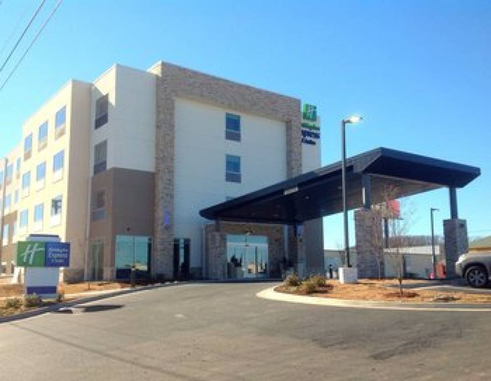 HOLIDAY INN EXP STES TAHLEQUAH 1