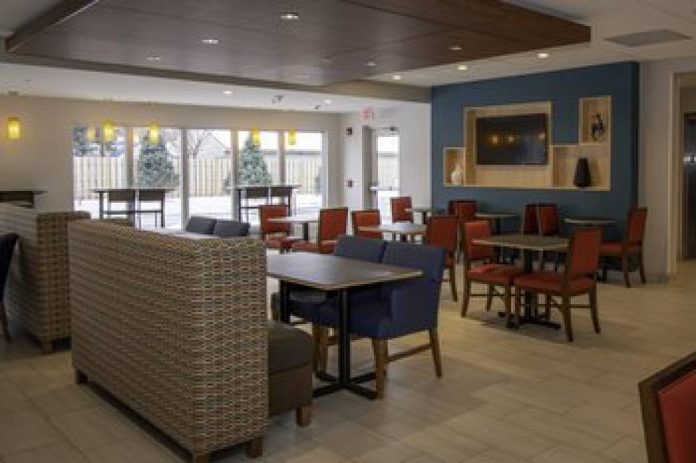 HOLIDAY INN EXP STES TONAWANDA 5