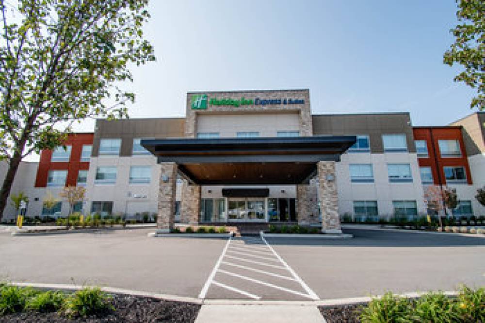 HOLIDAY INN EXP STES TONAWANDA 1