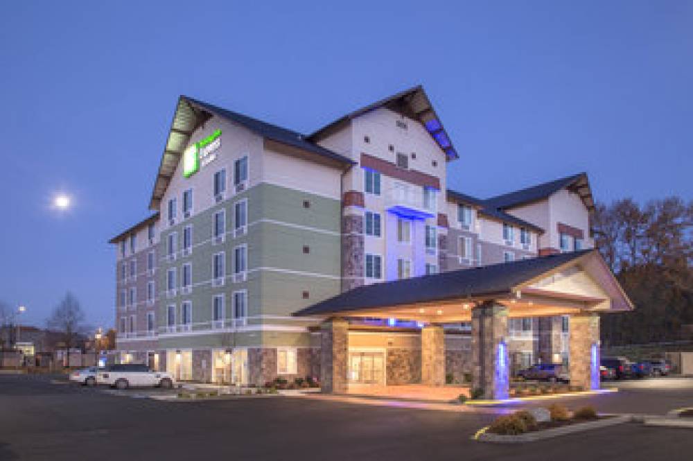 HOLIDAY INN EXP STES TUKWILA 1