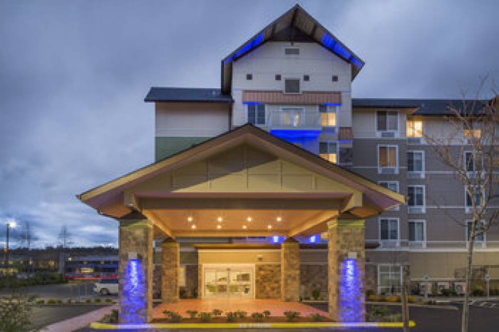 HOLIDAY INN EXP STES TUKWILA 3