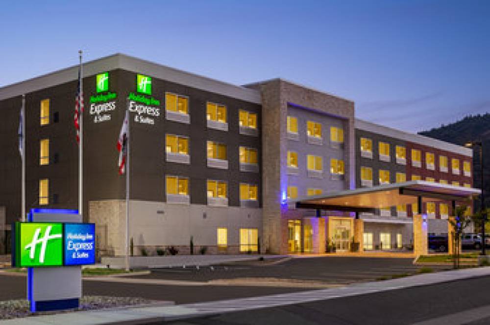 HOLIDAY INN EXP STES UKIAH 8